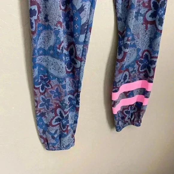 SUNDRY Paisley Joggers Size Small‎ - Picture 6 of 13